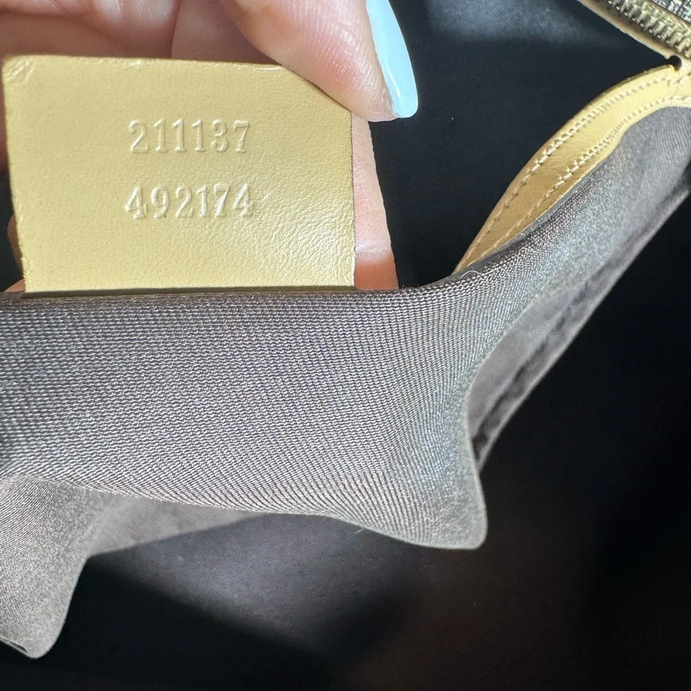 Gucci Tan and Brown Signature Tote - Picture 14 of 14